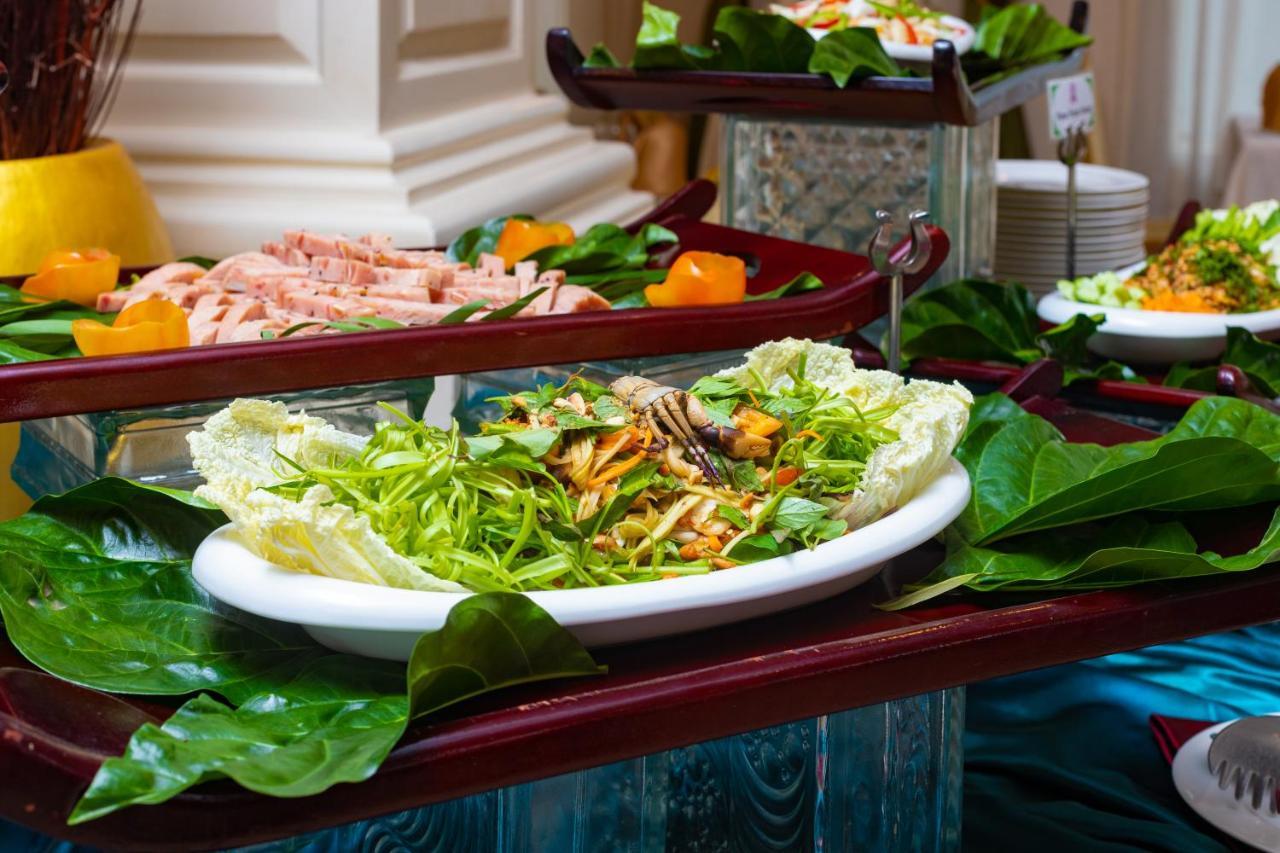Regency Angkor Hotel Siem Reap Bagian luar foto