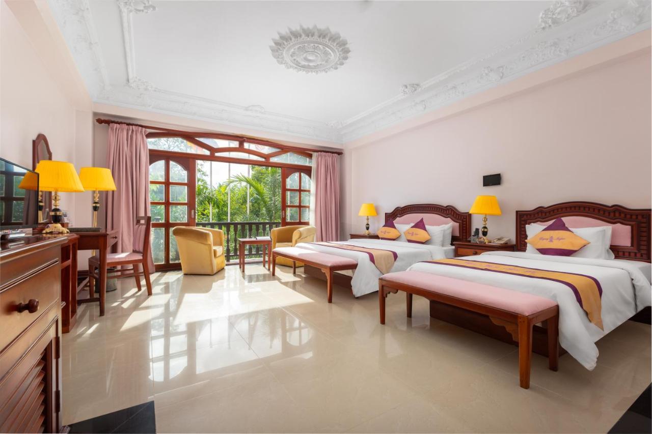 Regency Angkor Hotel Siem Reap Bagian luar foto