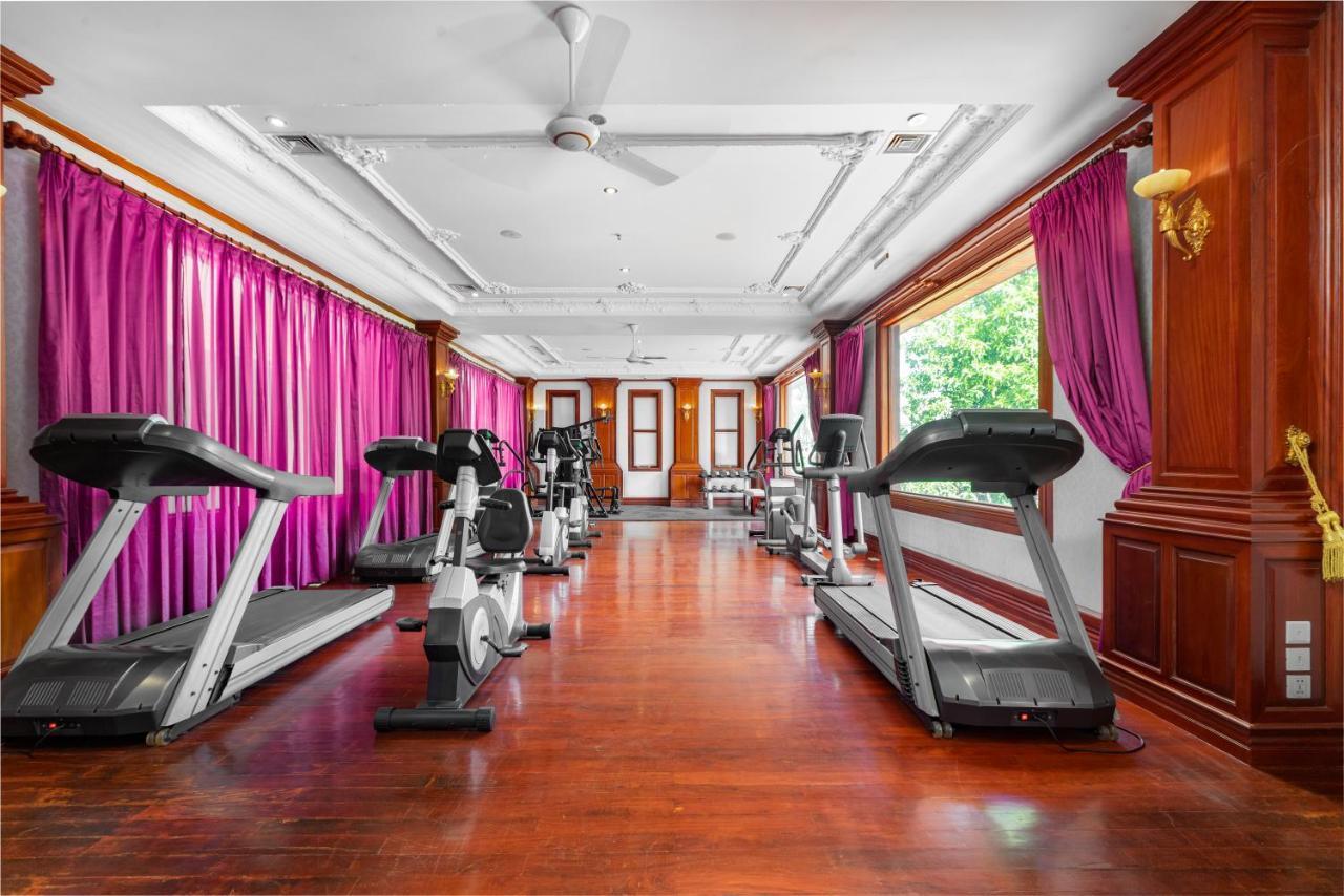 Regency Angkor Hotel Siem Reap Bagian luar foto