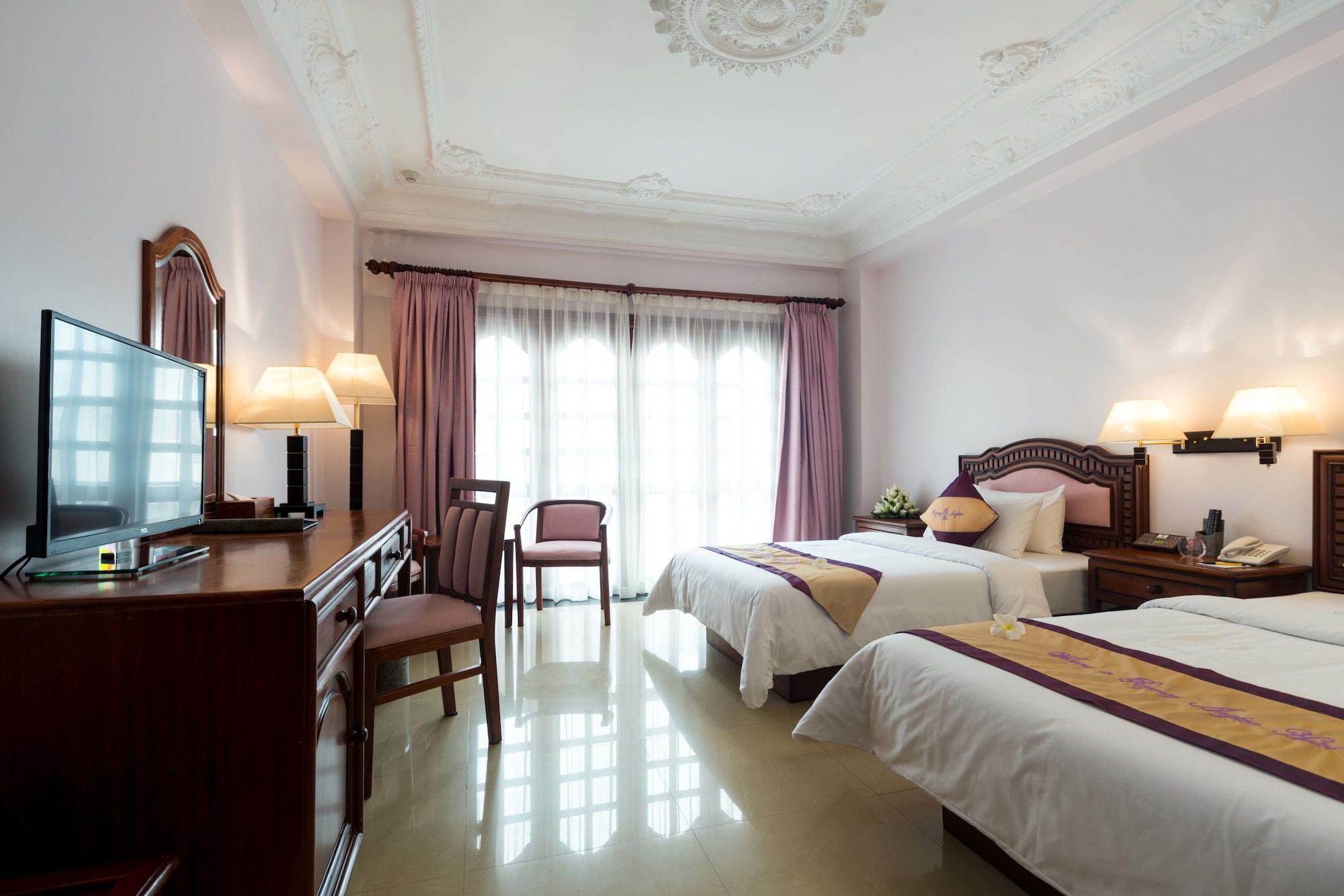 Regency Angkor Hotel Siem Reap Bagian luar foto