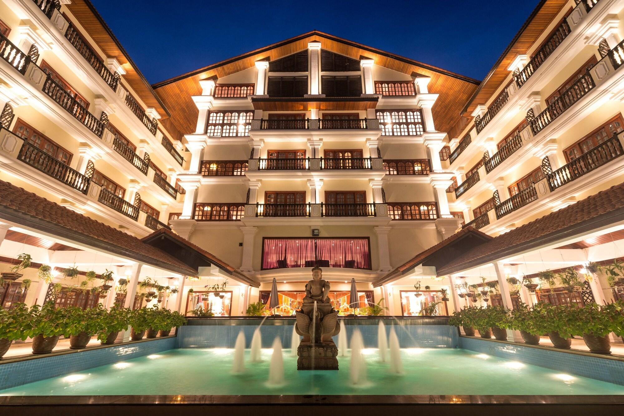 Regency Angkor Hotel Siem Reap Bagian luar foto