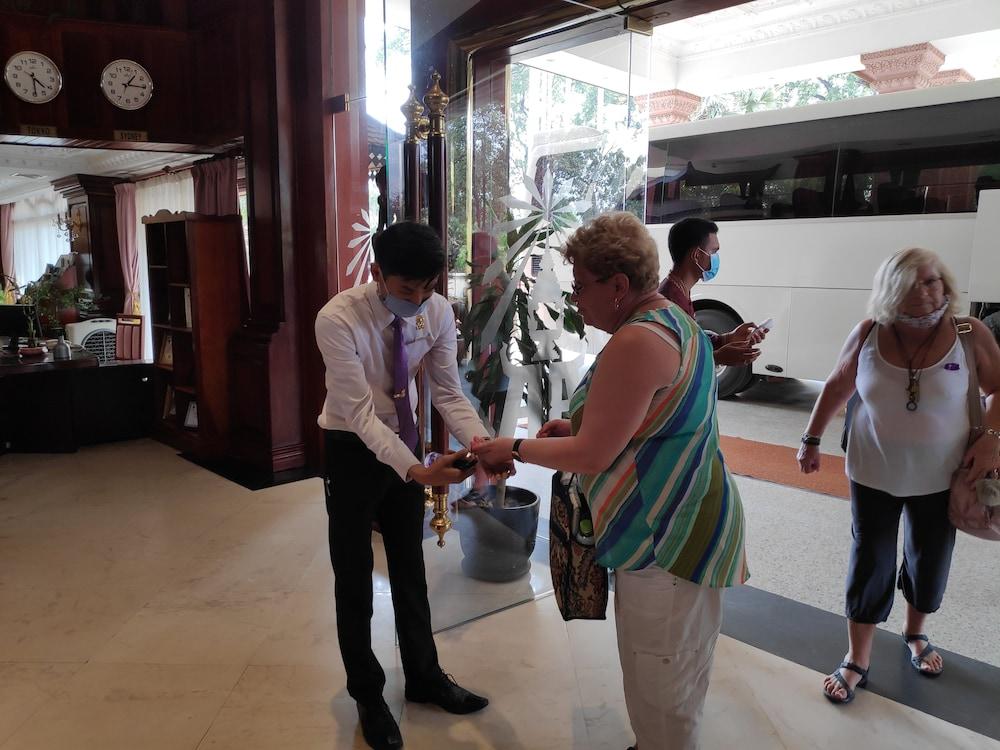 Regency Angkor Hotel Siem Reap Bagian luar foto