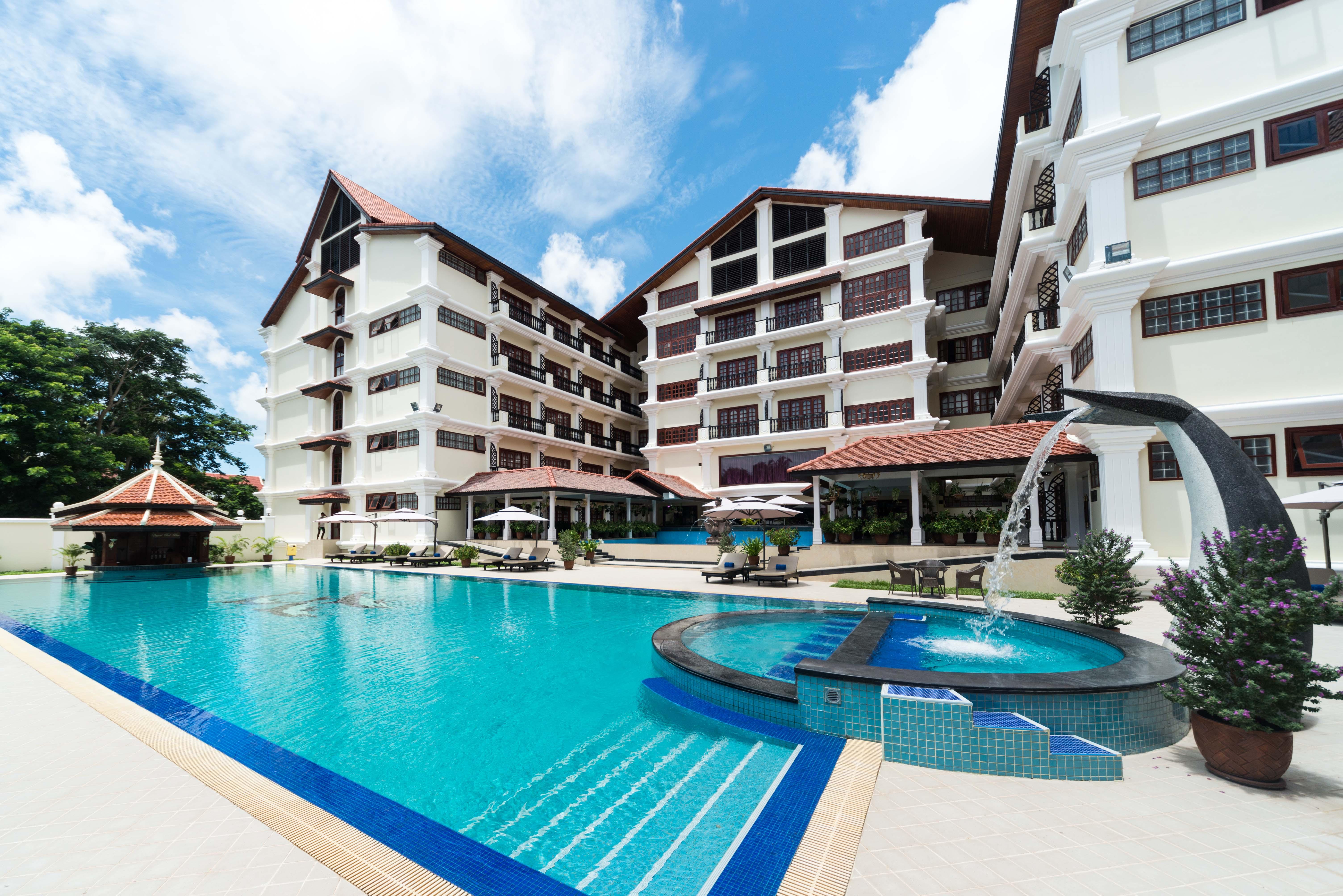 Regency Angkor Hotel Siem Reap Bagian luar foto