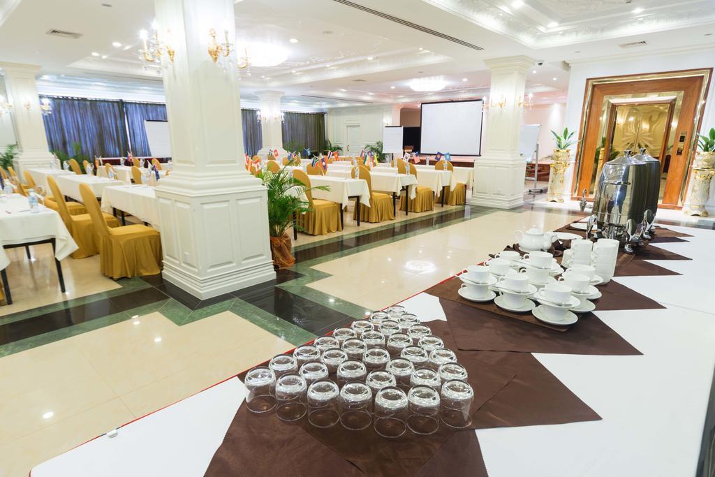 Regency Angkor Hotel Siem Reap Bagian luar foto